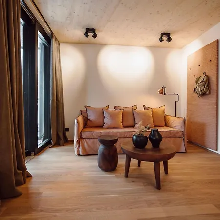 ホテル Boutique Rivus 4*