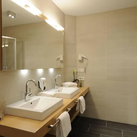 Boutique Rivus ホテル 4*